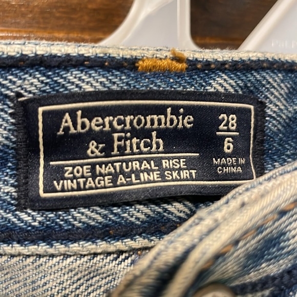 Abercrombie & Fitch Zoe Natural Rise Vintage A-Line Distressed Denim Skirt - Picture 6 of 8